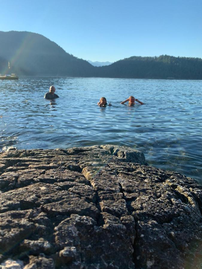 Egmont Earls Cove Orca View Bed & Breakfast エクステリア 写真